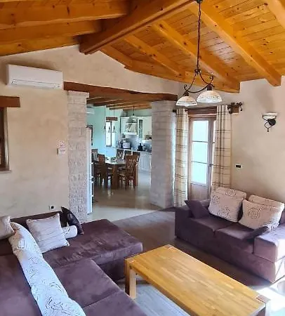 Stella Villa *